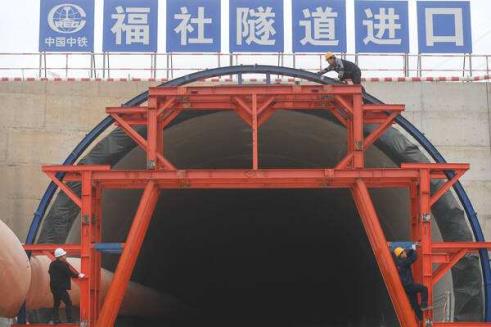 中铁四局新福厦铁路隧道测量应用